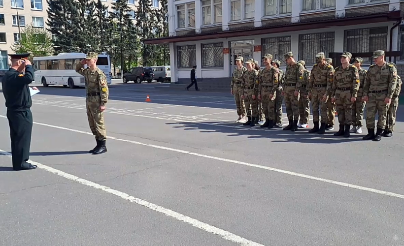 Соревнуются семьи курсантов