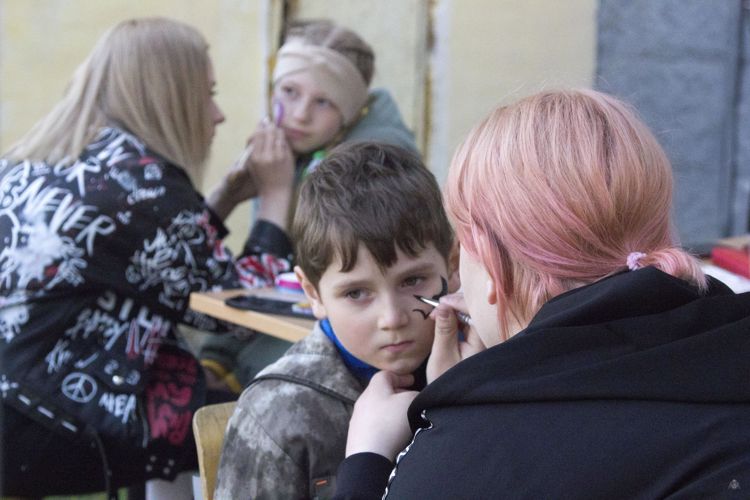 Участие военнослужащих института и членов их семей в спортивном празднике «День защиты детей»