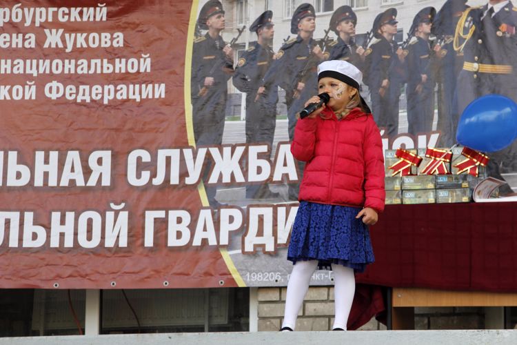 Участие военнослужащих института и членов их семей в спортивном празднике «День защиты детей»