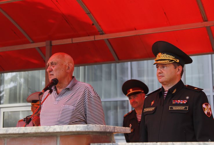 «Погоны лейтенанта - вручены»