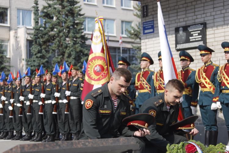 «Погоны лейтенанта - вручены»