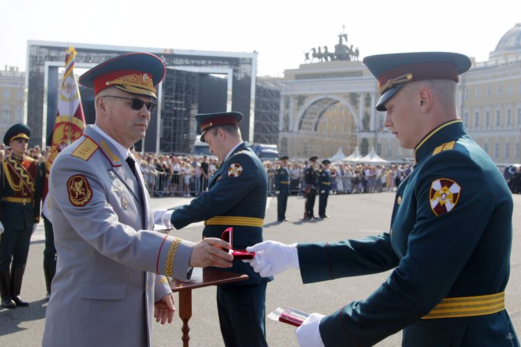 В добрый путь - выпускники!
