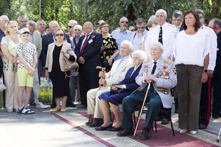 Традициям верны!
