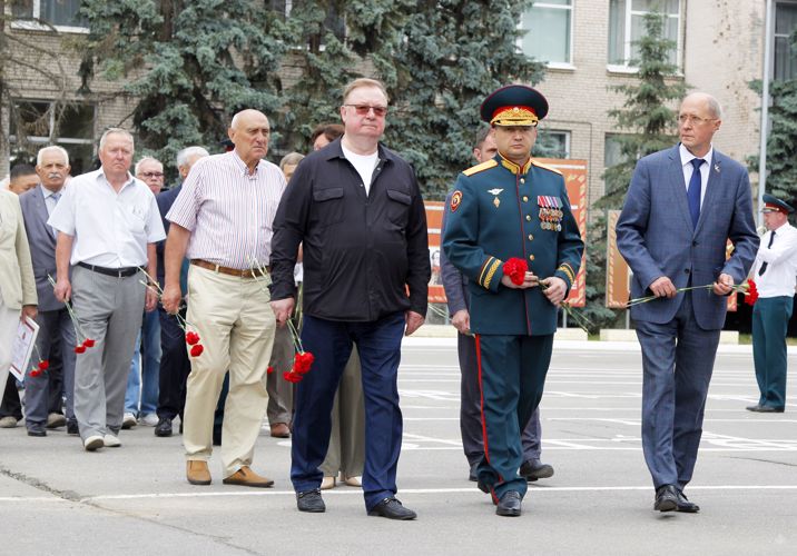 Традициям верны!