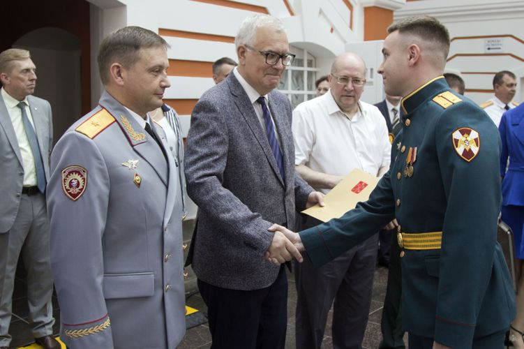 Чествование выпускников вузов Санкт-Петербурга