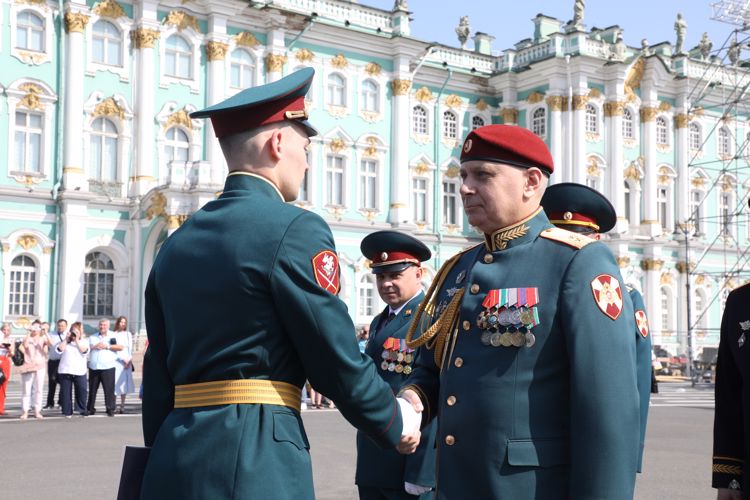 В добрый путь - выпускники!