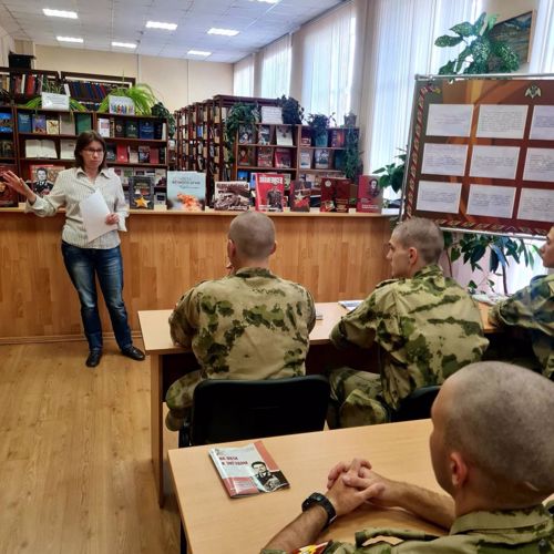 Библиотека провела ознакомительные беседы с курсантами 1 курса
