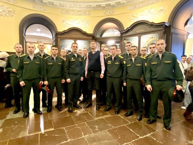 Курсанты военного института посетили научно-образовательные площадки в Музее антропологии и этнографии имени Петра Великого (Кунсткамере) Российской академии наук