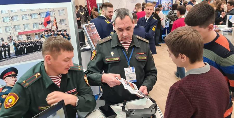 Участие в Санкт-Петербургском международном научно-образовательном салоне