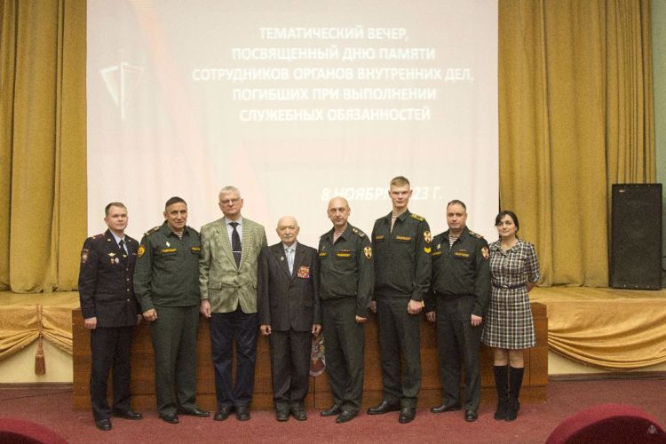 «Памяти павших будем достойны!»
