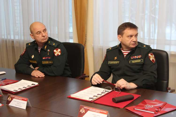 В СПВИ войск национальной гвардии командующим СЗО войск национальной гвардии проведена рабочая встреча с командованием военного института и руководителями территориальных органов