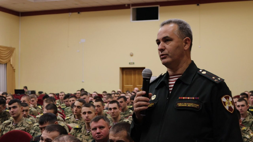 В СПВИ войск национальной гвардии командующим СЗО войск национальной гвардии проведена рабочая встреча с командованием военного института и руководителями территориальных органов