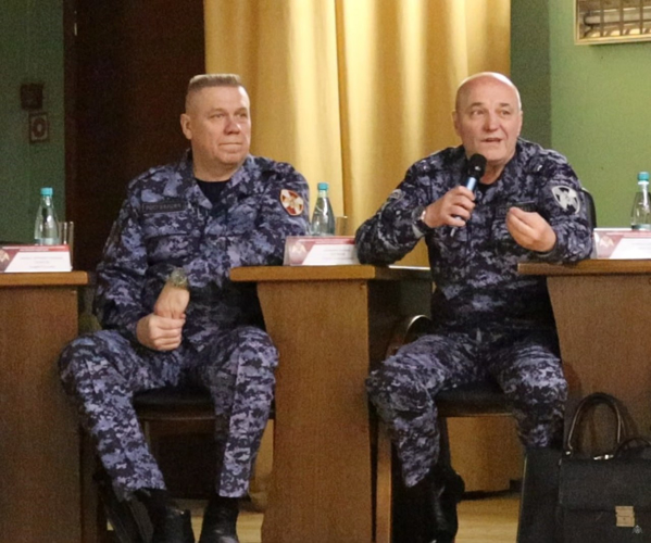 В СПВИ войск национальной гвардии командующим СЗО войск национальной гвардии проведена рабочая встреча с командованием военного института и руководителями территориальных органов