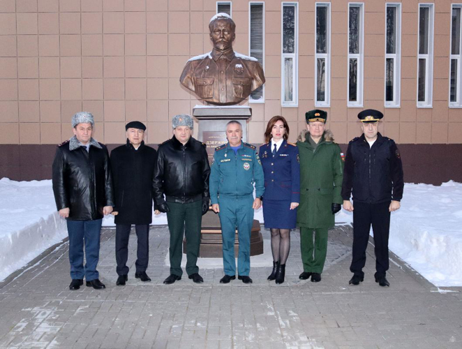 Военно-патриотическое воспитание в Санкт-Петербургском военном институте и за его пределами
