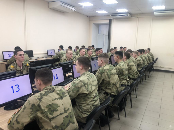 Сдача экзамена курсантами в МИРЭО ГИБДД