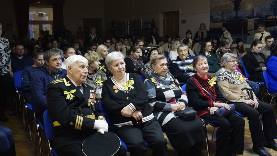 «ЛИКУЙ, ПОБЕДОНОСНЫЙ ЛЕНИНГРАД» 