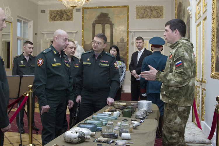 Состоялась церемония открытия межвузовской конференции с международным участием "свеча памяти" и возложение цветов к мемориалу "Разорванное кольцо"