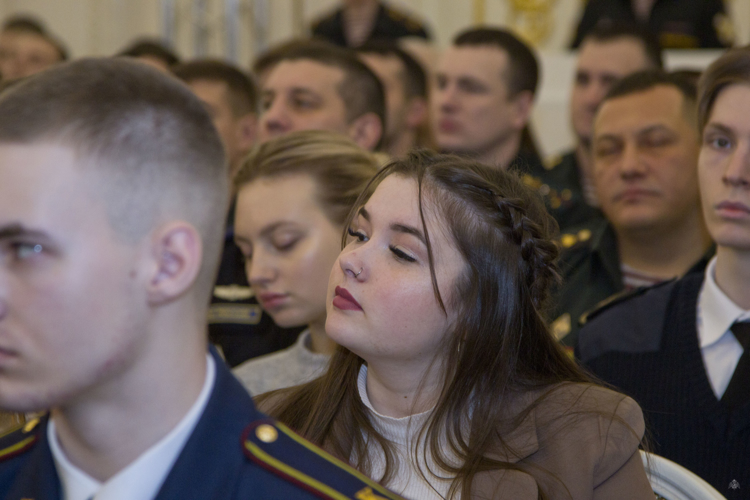 Состоялась церемония открытия межвузовской конференции с международным участием "свеча памяти" и возложение цветов к мемориалу "Разорванное кольцо"