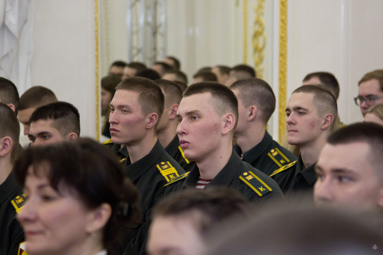 Состоялась церемония открытия межвузовской конференции с международным участием "свеча памяти" и возложение цветов к мемориалу "Разорванное кольцо"