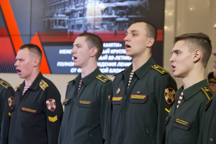 Состоялась церемония открытия межвузовской конференции с международным участием "свеча памяти" и возложение цветов к мемориалу "Разорванное кольцо"