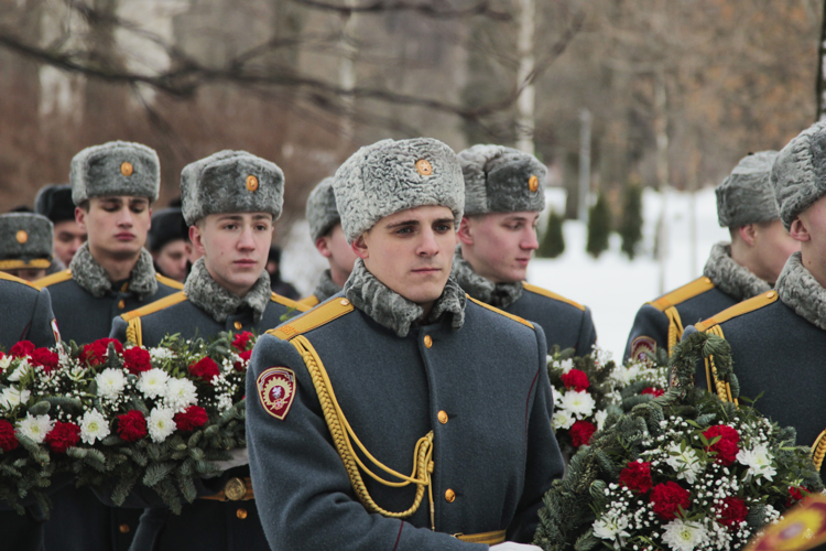 Состоялась панихида и возложение цветов у мемориала «Жертвам блокады Ленинграда» в Московском парке Победы