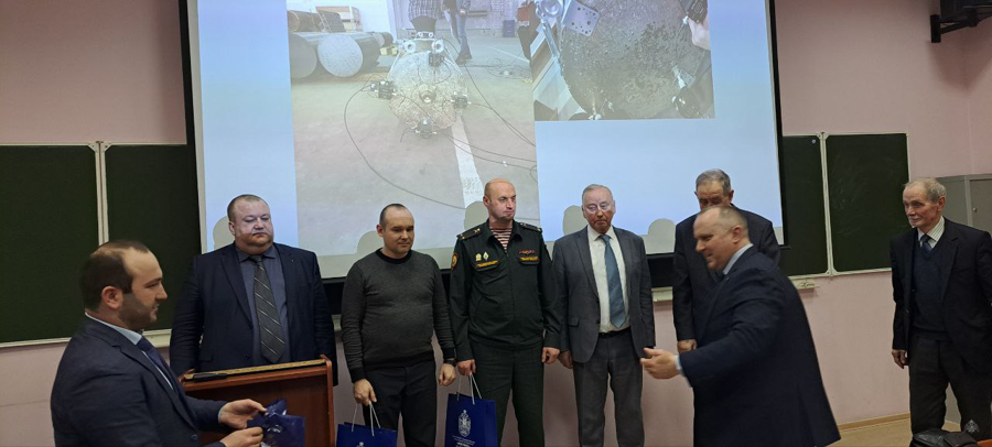 Офицеры Санкт-Петербургского военного ордена Жукова института войск национальной гвардии Российской Федерации приняли участие в научно-методическом семинаре в БГТУ «Военмех» им. Д.Ф. Устинова на тему: «Современное состояние и приоритетные направления развития ракетно-артиллерийского вооружения с учетом опыта проведения СВО»
