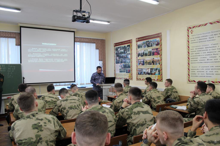 Проведение лекции  представителем Главного управления Федеральной службы войск национальной гвардии Российской Федерации по г. Санкт-Петербургу и Ленинградской области  майором Кудаевым С.С.