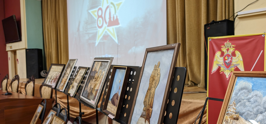 КАРТИННАЯ ЭКСПОЗИЦИЯ В СТЕНАХ  ВОЕННОГО ИНСТИТУТА