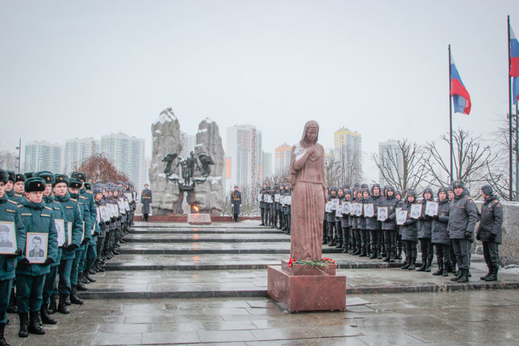 В День памяти о россиянах, исполнявших служебный долг за пределами Отечества военный институт принял участие в торжественно-траурном мероприятии
