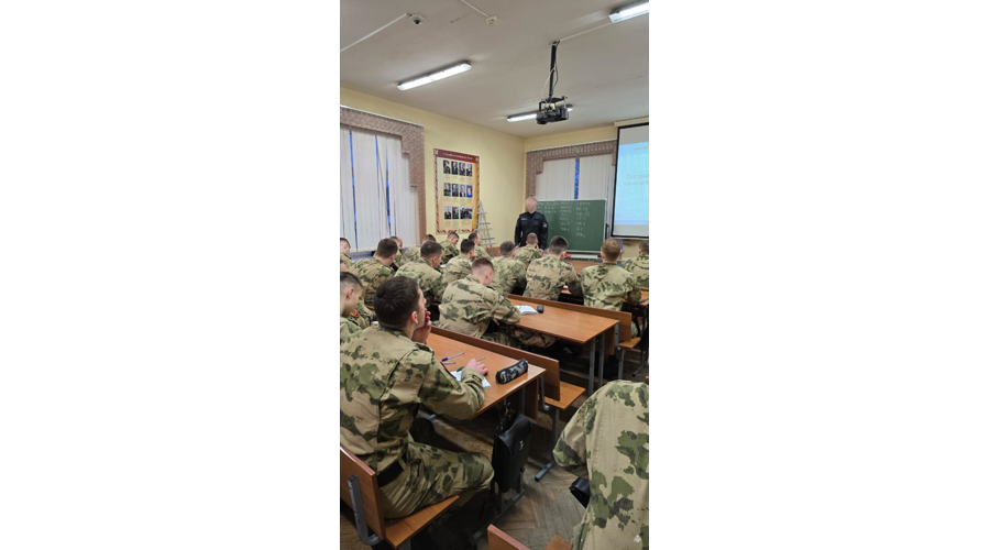 Психологом ОМОН «БАЛТИКА» проведена лекция с выпускниками факультета (военно-политической работы)