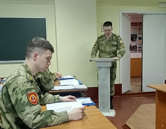 Защита ознакомительной практики (войсковой стажировки в должности командира отделения (заместителя командира взвода)) личного состава 8 роты курсантов факультета (военно-политической работы)