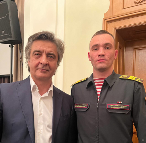 «Рифма сквозь прицел» в Доме журналиста курсанты военного института приняли участие в презентации новой книги о героях Российской Федерации 