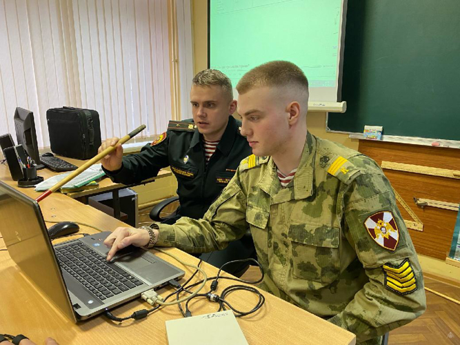 Преподаватели кафедры психологии служебной деятельности (факультета военно-политической работы) ознакомили курсантов с «Полиграфом»