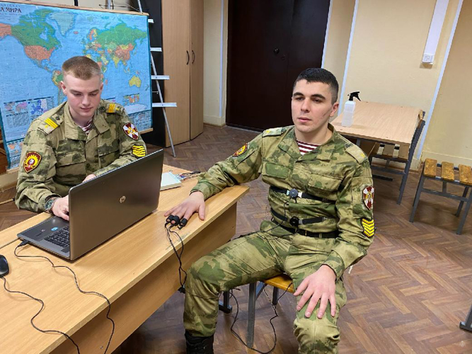 Преподаватели кафедры психологии служебной деятельности (факультета военно-политической работы) ознакомили курсантов с «Полиграфом»