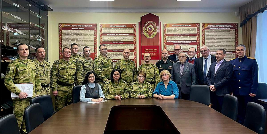 Научно-методические проблемы обучения курсантов, слушателей и студентов анализу источников права