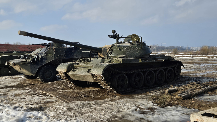 «Выходной на броне» курсанты военного института посетили реконструкцию «танки сквозь огонь» в Красном Селе 