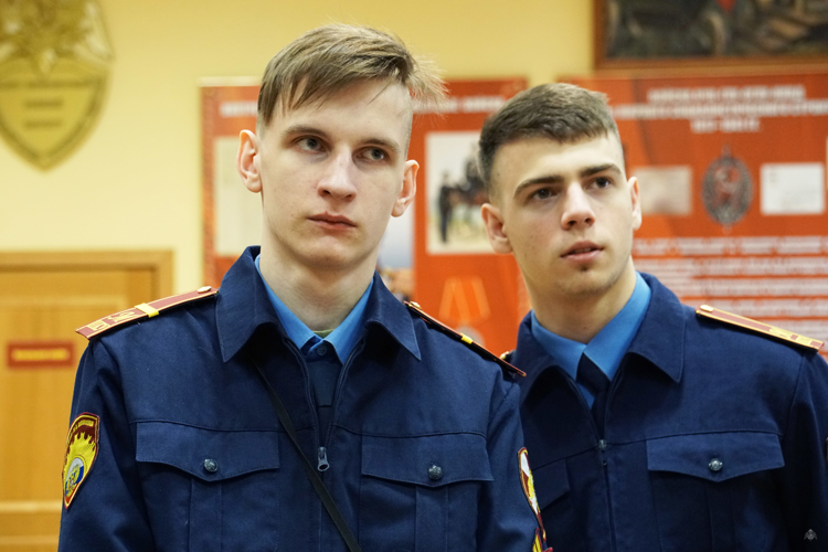 Кадеты - шолоховцы посетили военный институт