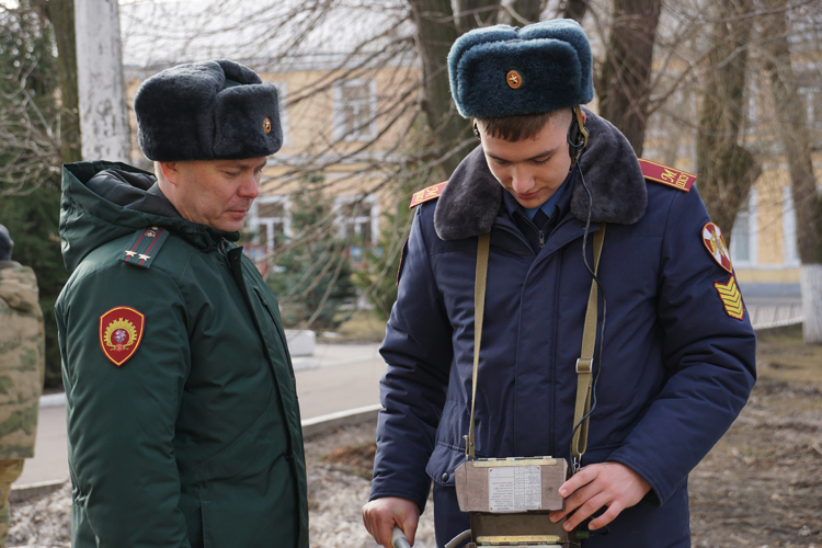 Кадеты - шолоховцы посетили военный институт