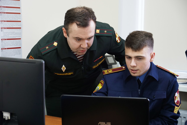 Кадеты - шолоховцы посетили военный институт