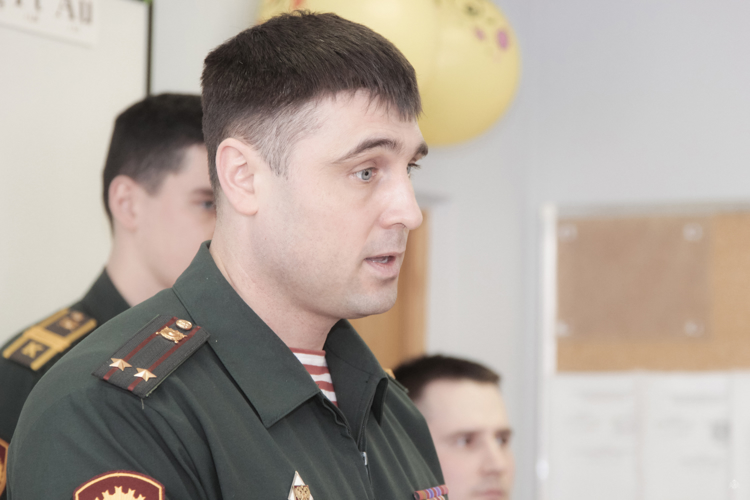 Курсанты военного института провели «Урок Мужества» в 382 школе Красносельского района Санкт-Петербурга