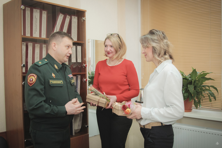 Личный состав военного института поздравляет дорогих женщин с наступающим Международным женским днём!