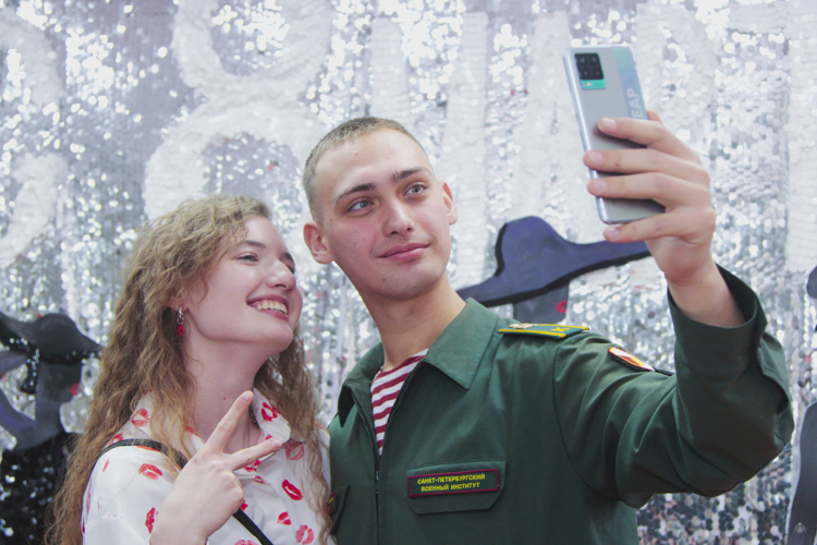 «Посвящение женщине!» при участии военного института состоялся концерт, посвящённый Международному женскому дню