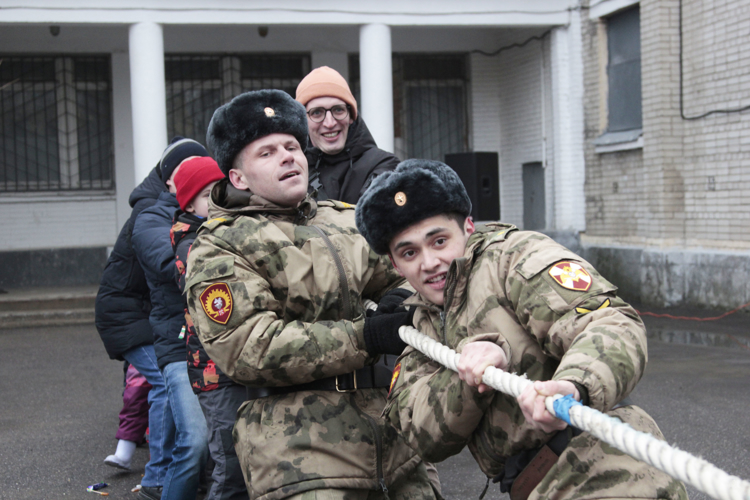 «Гуляй, масленица!» на территории военного института прошли праздничные гуляния