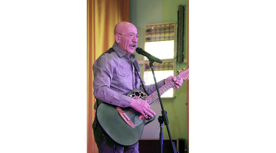 «Я ХОТЕЛ БЫ ПОДАРИТЬ ТЕБЕ ПЕСНЮ…» НА СЦЕНЕ КЛУБА ВОЕННОГО ИНСТИТУТА НАРОДНЫЙ АРТИСТ РОССИИ АЛЕКСАНДР РОЗЕНБАУМ!