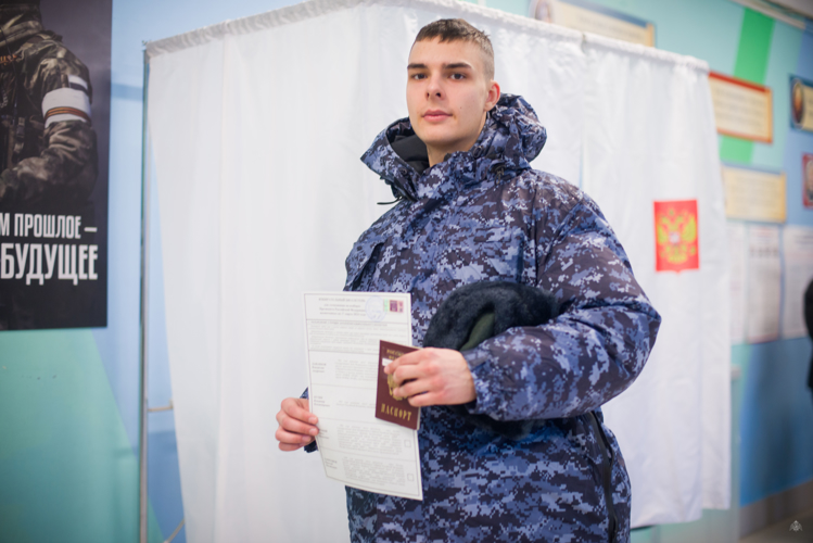 Военный институт приступил к 1 дню голосований на выборах Президента России