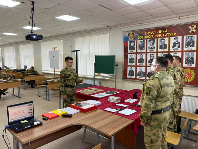 Курсанты выпускного курса факультетов (командного) и (военно-политической работы) приступили к сдаче итогового экзамена по огневой подготовке
