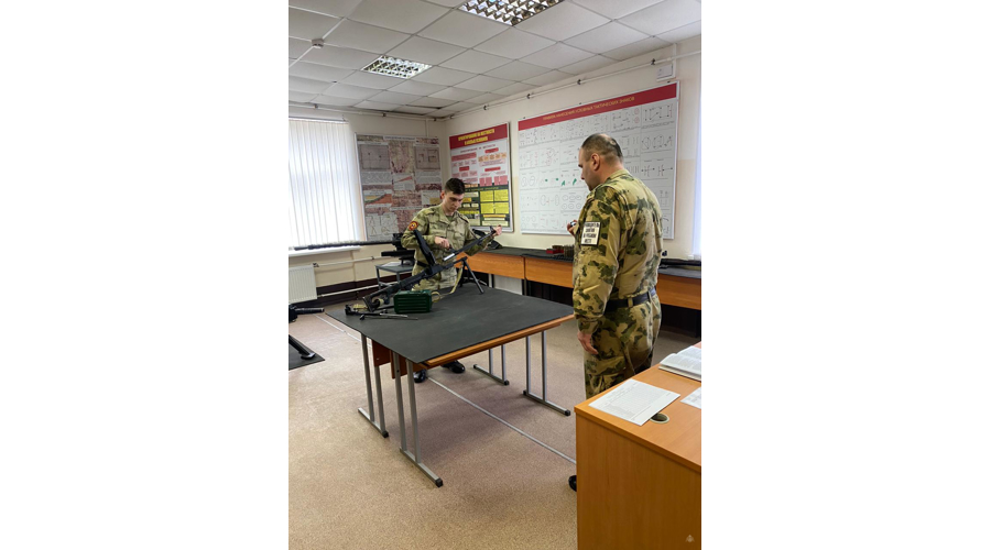 Курсанты выпускного курса факультетов (командного) и (военно-политической работы) приступили к сдаче итогового экзамена по огневой подготовке