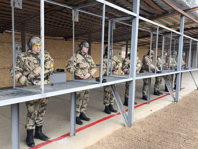 Курсанты выпускного курса факультетов (командного) и (военно-политической работы) приступили к сдаче итогового экзамена по огневой подготовке