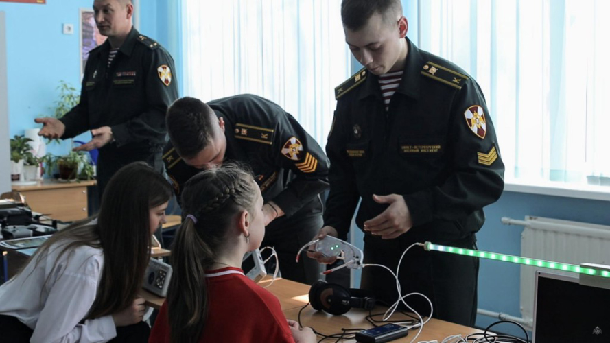 Военный институт участвует в дне открытых дверей для будущих кадет