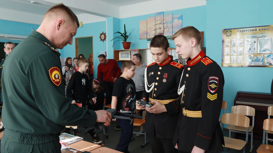 Военный институт участвует в дне открытых дверей для будущих кадет